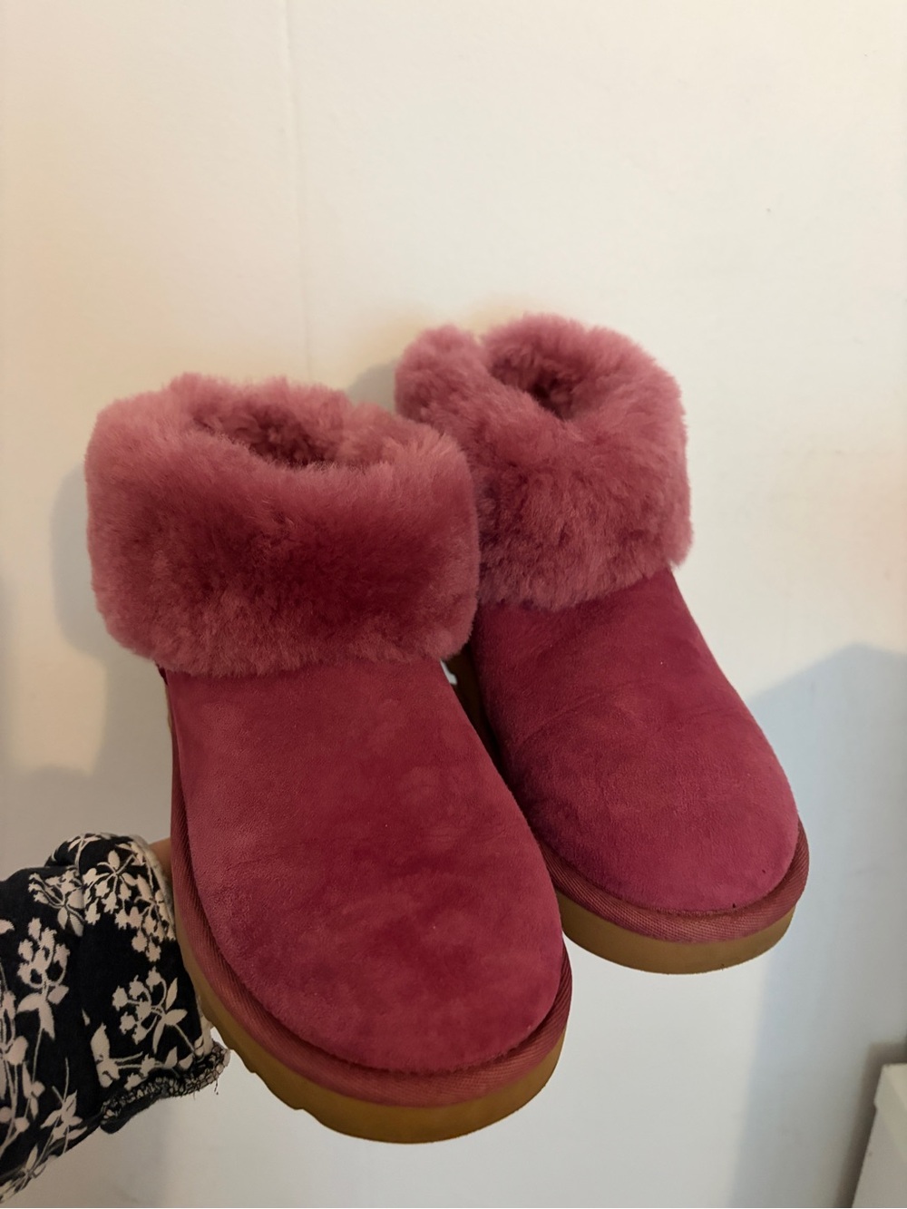 -UGG boots with fur